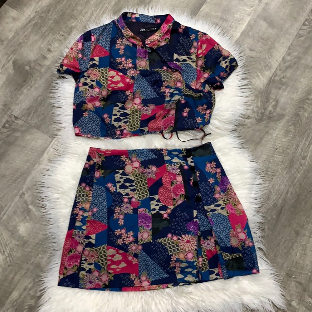 SATIN EFFECT PRINTED TOP SKIRT